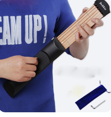 Entrenador de acordes colocado en una guitarra